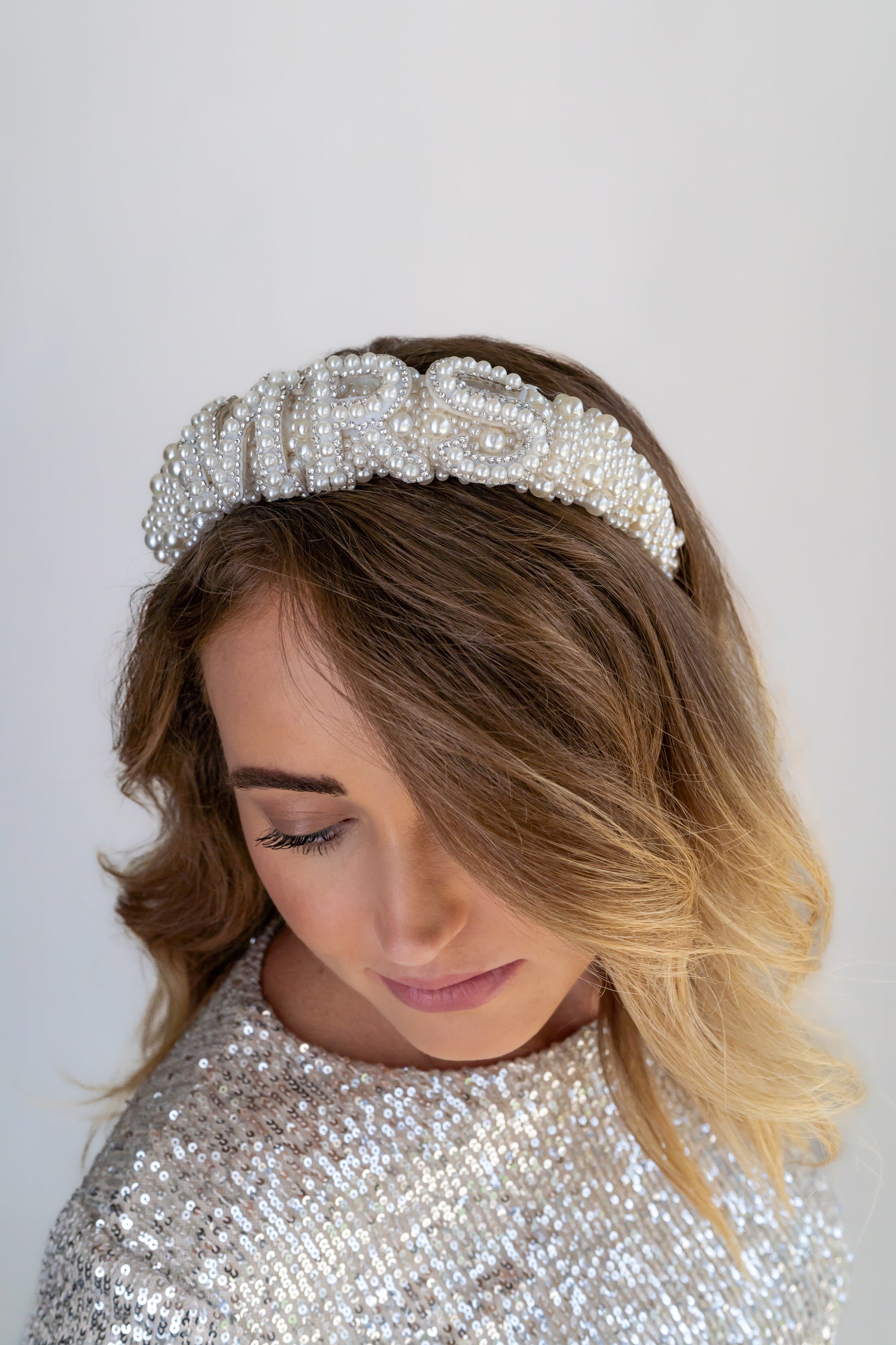 “Mrs” Headband – Chic Bridal Hair Accessory for Wedding & Hen Party - The Happy Tribe